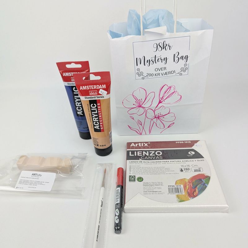 Indhold i Art Mystery Bag – eksempel på indhold af kunstmaterialer for over 200 kr. værdi