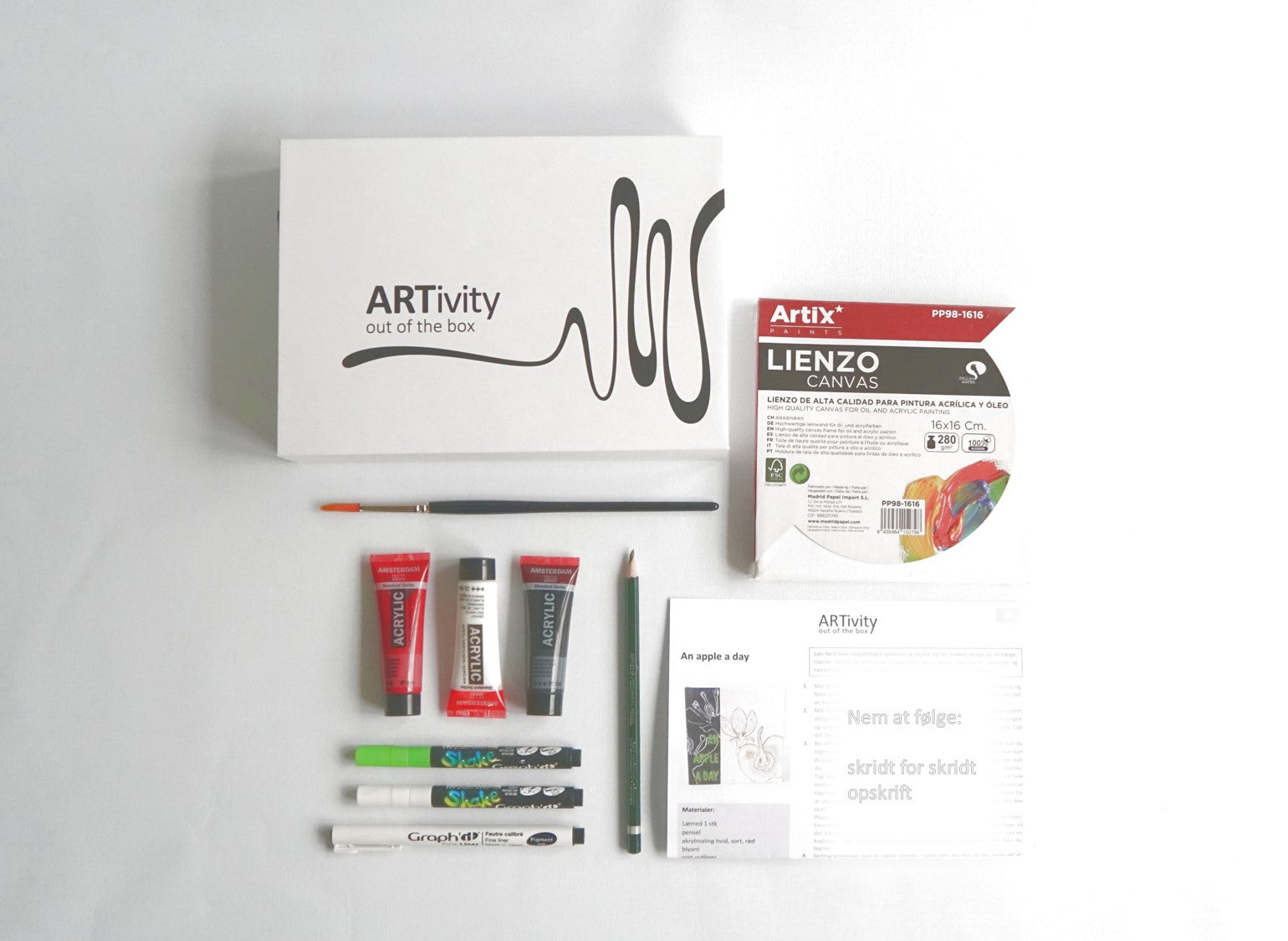 Kreativ idé med maling og lærred - An a Day – ARTivity Artbox